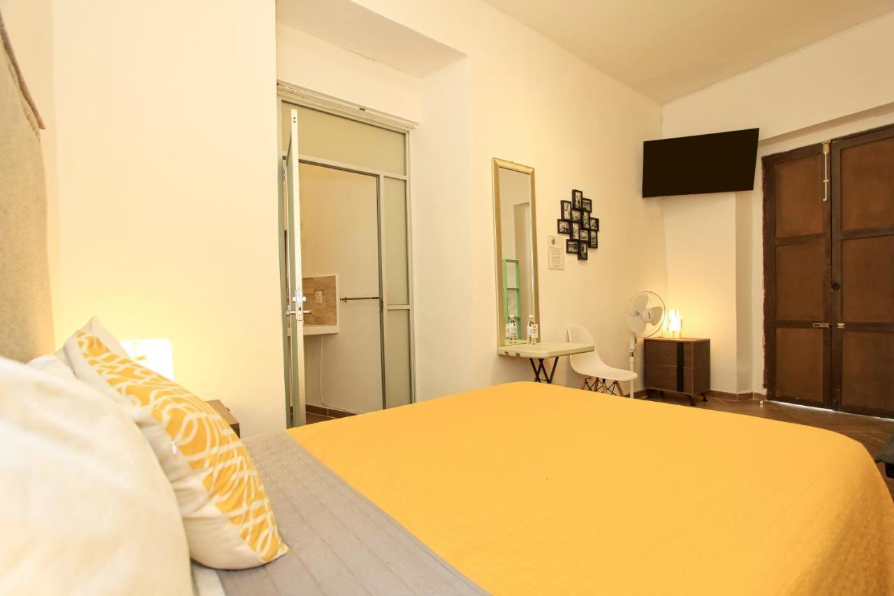 Hotel Universidad *